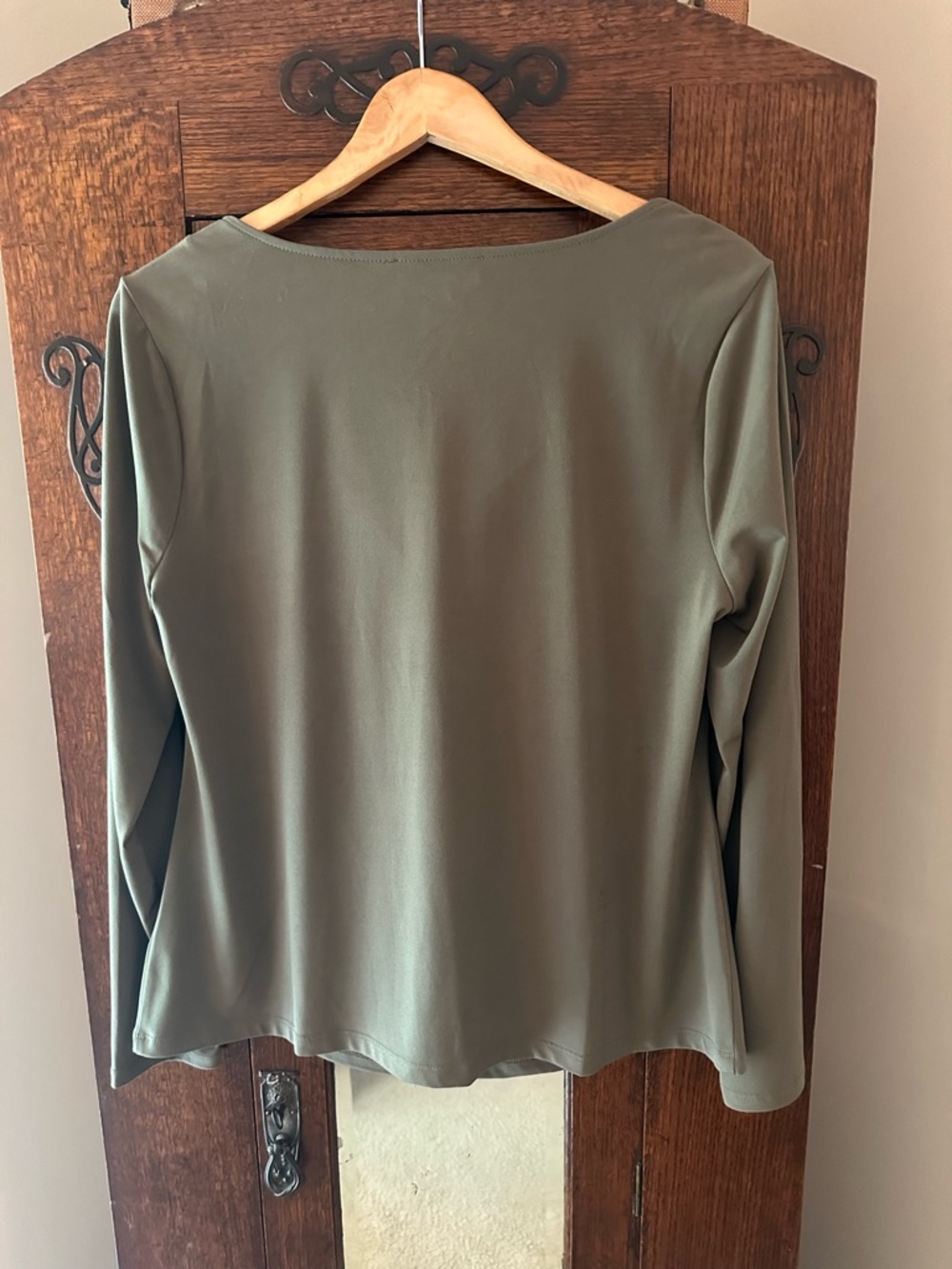 Michael Kors Draped Cowl Neck Long-Sleeve Top - Olive Size L - Picture 2 of 6